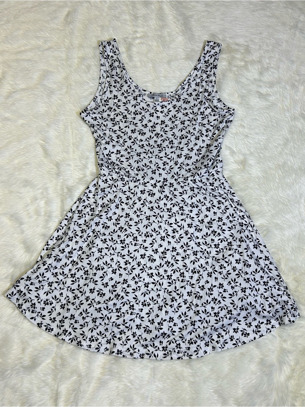 NWT White Birch Ivory Black Floral Sleeveless Dress Built-In Shorts Size S - Picture 4 of 11
